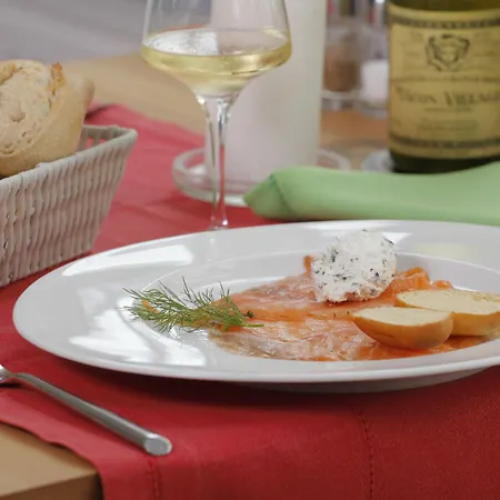 The Originals Le Cise Restaurant Et מלון 3*