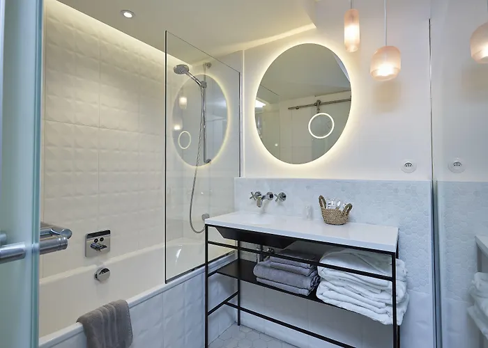 Hotel The Originals Le Cise Restaurant Et 3*