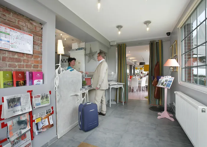 מלון The Originals Le Cise Restaurant Et